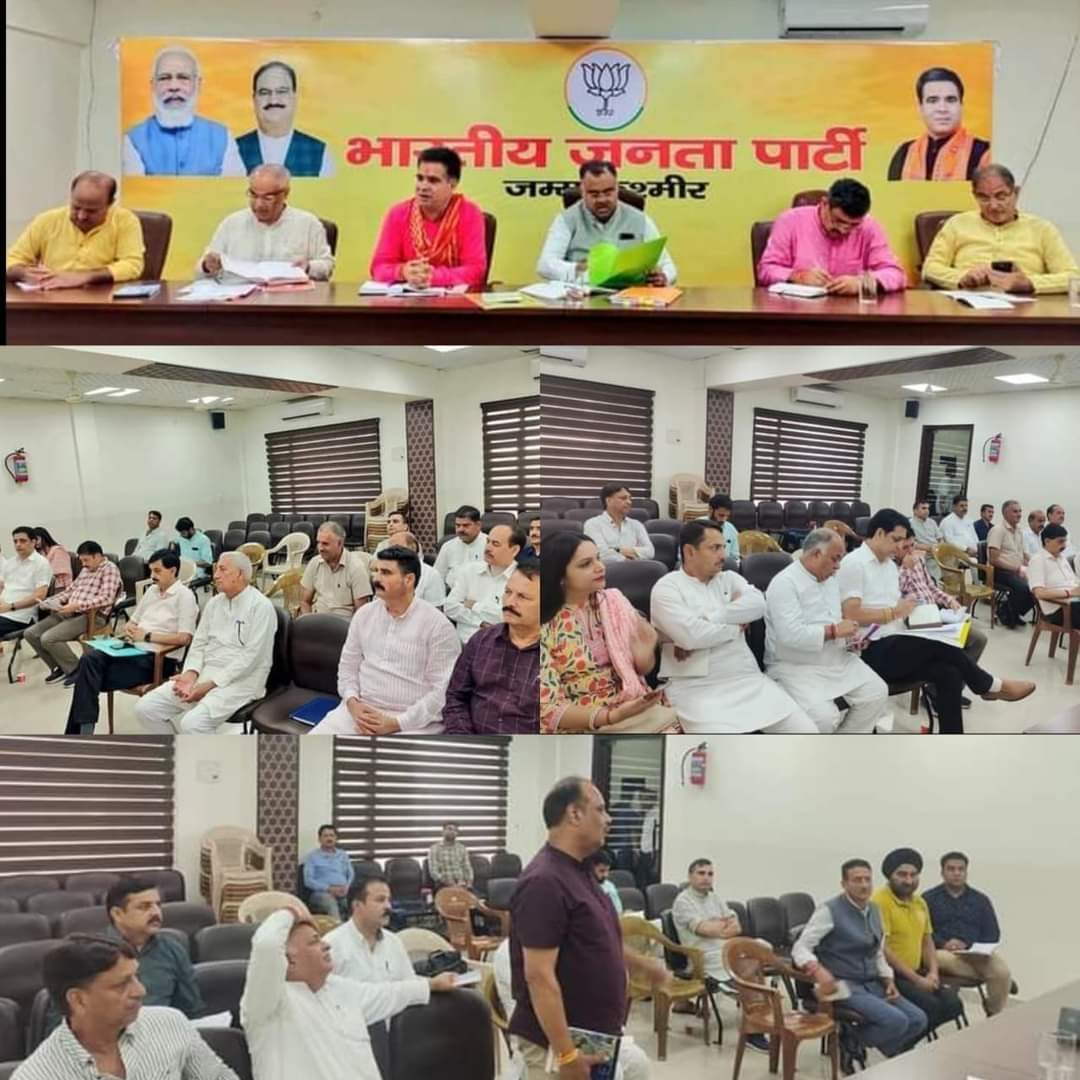 nag_saraf's tweet photo. Attended the Core Group Meeting of district Udhampur and Reasi held under the chairmanship of BJP National General Secretary and  Prabhari J&amp;K Sh. Tarun Chugh Ji at party headquarters Trikuta Nagar Jammu today.@ImRavinderRaina @BJP4JnK @tarunchughbjp @mpjugalkishore @AshokKoul59 https://t.co/BmEKC01Zii