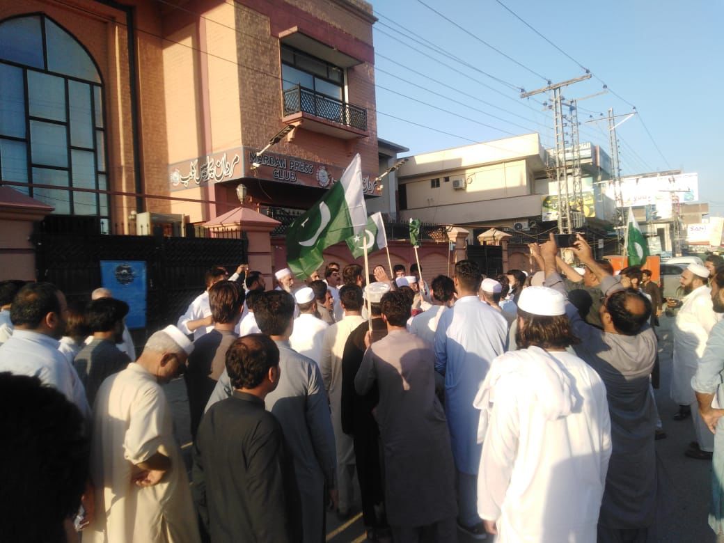 OlasNama's tweet photo. Rallies were held in Bannu, Mardan, Karak and DI Khan in support of Pakistan Army ❤❤❤
#PakArmy #PakArmy_RescuingNation #PakArmyRescueEfforts #PakArmySavingNation #PakArmyAviation https://t.co/P73VrVbK2R