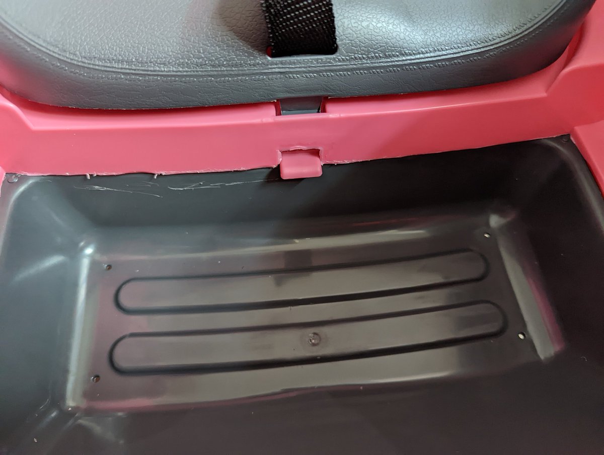 LucyBattisson's tweet photo. @SmythsToysUK really disappointed. Bought a car for my little girl today and this is the quality inside 🤯 https://t.co/zeqhu6gobm