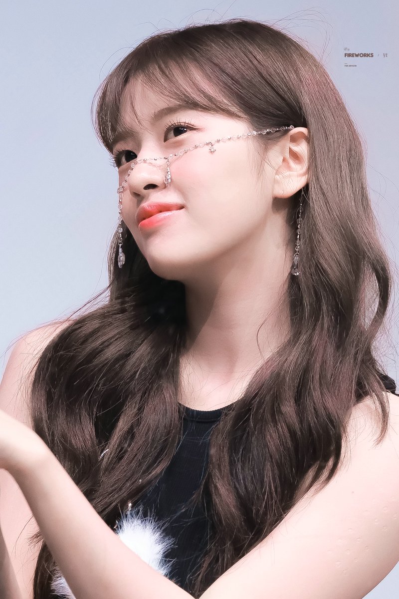 fireworks_0901's tweet photo. #안유진 #아이브 

내 강아지 생일축하해 💘

#OurFirstLoveYujinDay 
#유진이의스물을다이브가축하해 https://t.co/XkCPYRJthZ