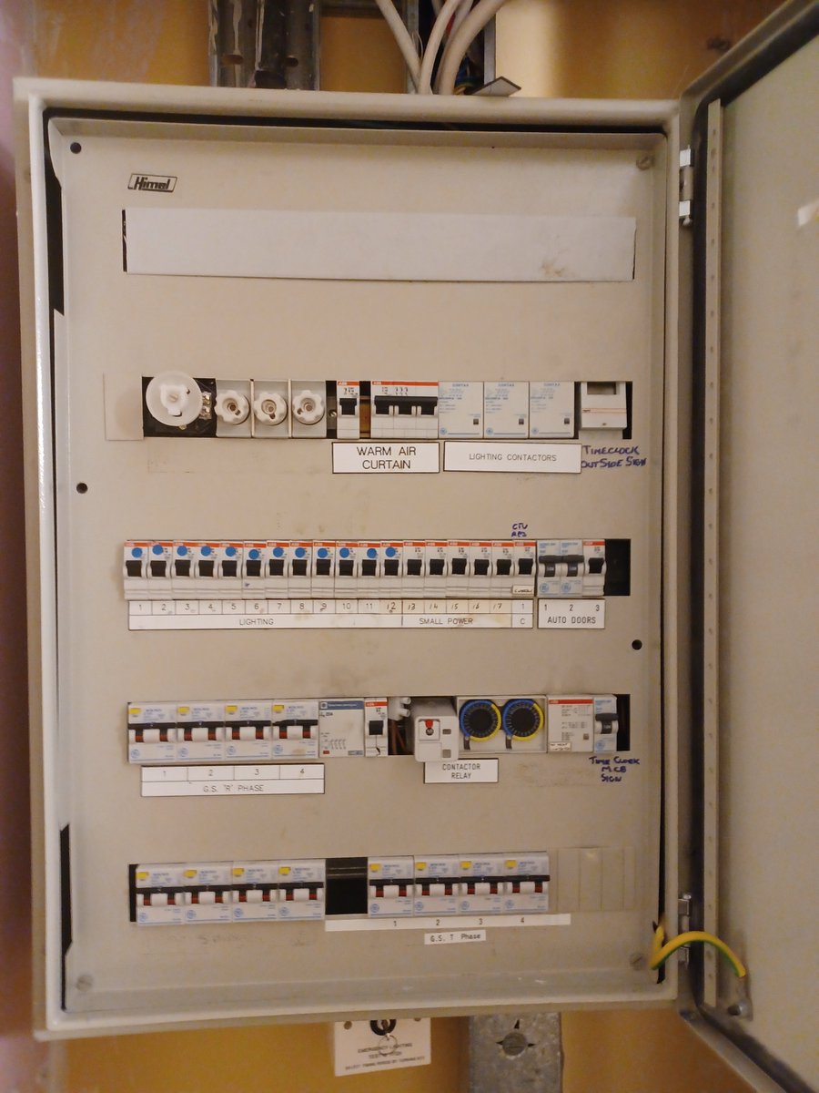 PhasorMaint's tweet photo. Our technician carried out the routine Thermal Imaging test of Electrical Distribution Boards at Southern Cross House Business Park, Bray yesterday.
To know more about the services we offer, contact us on 018612003
#electrical #thermalimaging #maintenance #facilitiesmanagement https://t.co/5IQzkxifTJ