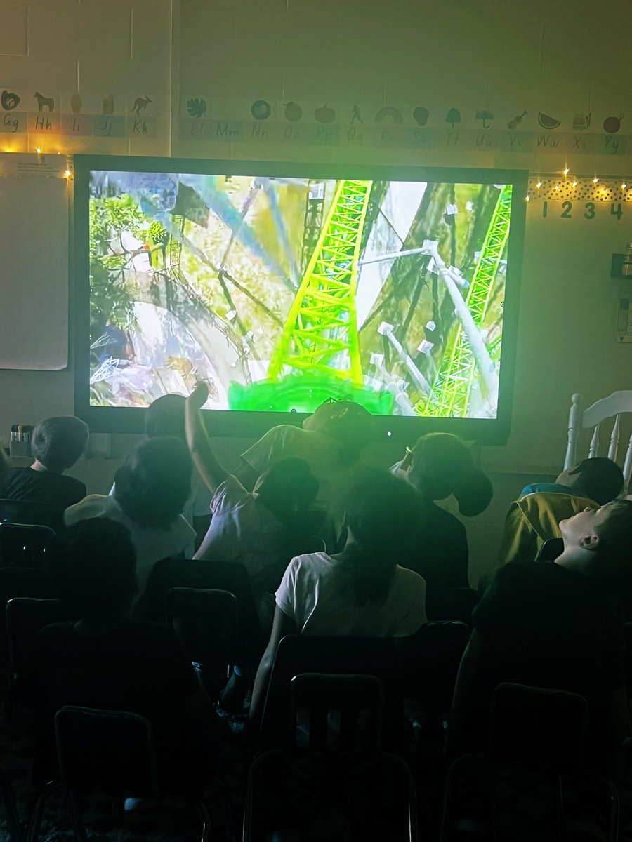 LoriSmith_Knox's tweet photo. 🎢 Rode a roller coaster &amp; played push and pull charades with Ms. Harper’s 2nd grade class today!  @KnoxESKnights #scienceisfun #engaged #ccsdfam #newlyKnighted https://t.co/YDu7xxXT9f