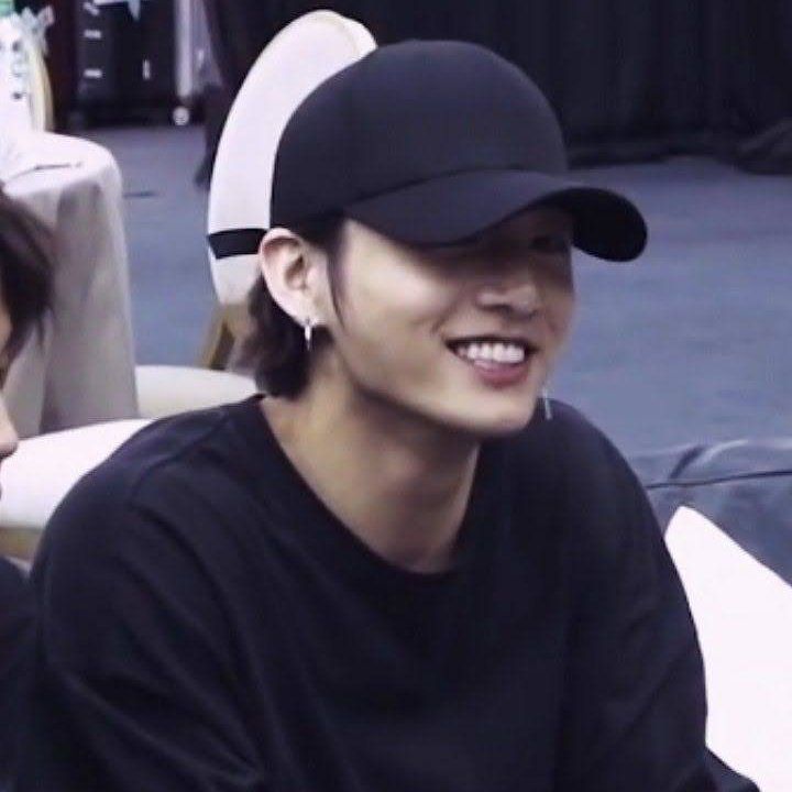 Papark11's tweet photo. PARTY PARTY YEAHHH 
7' LEFT
#OurPurpleLightJK
#WithJKNightAndDay
#OurYouJungkook
#VoiceOfGoldJungkook
#네곁이기에감사해_나의정국_사랑해 https://t.co/e9LaiOPcfF