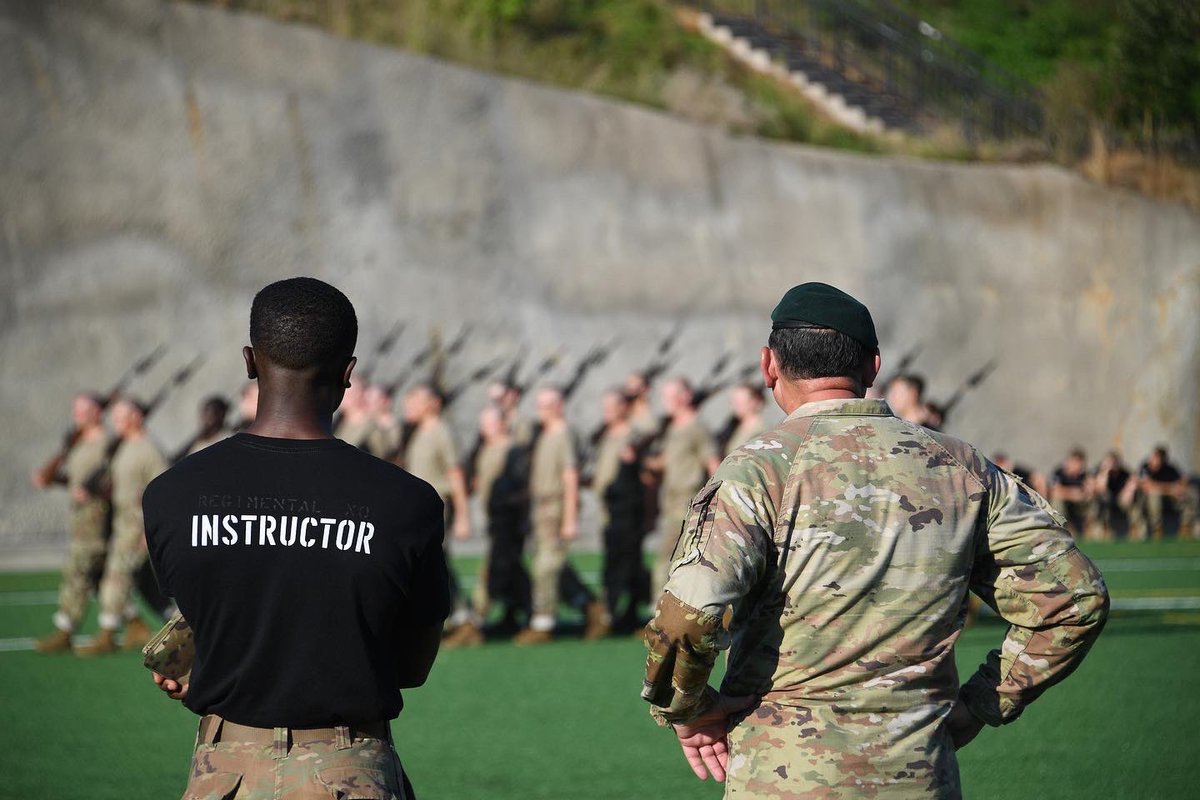 VMI1839's tweet photo. After just a week of training, rats are already mastering parade drills. This past Saturday, Company F won the drill competition hosted on the North Post fields. Let's go, rats! #RahVaMil #vmi23plus3 https://t.co/TkmfjIHxmt