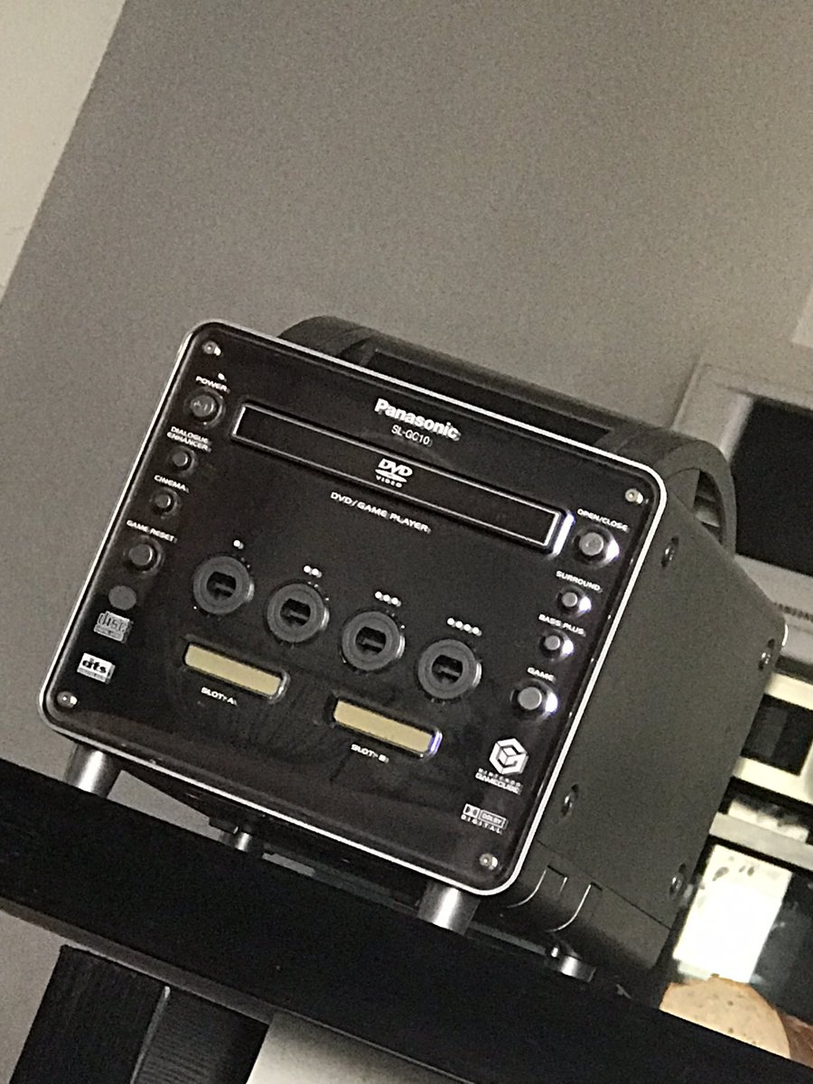 k_yen_team's tweet photo. De retour à la maison, la Panasonic #GamecubeQ https://t.co/UOM174liQc