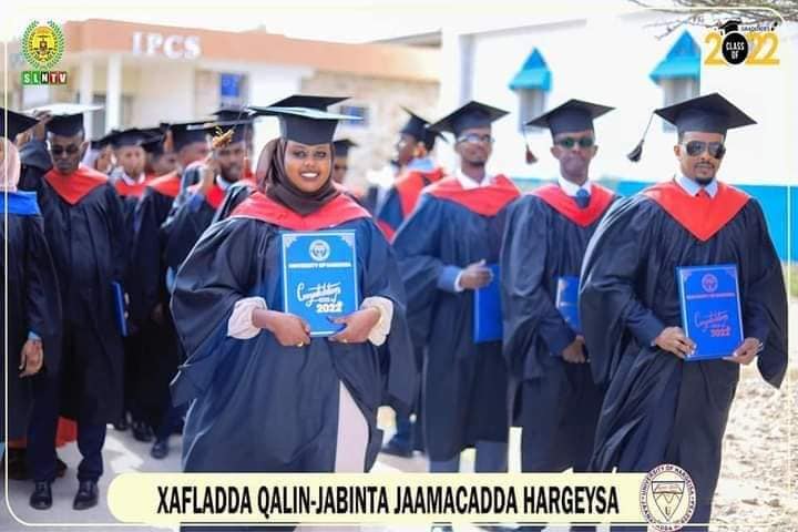 H A M B A L Y O
Urur-siyaasadeedka HILLAAC, waxa uu dhambaal hambalyo ah u dirayaa dhamaan ardayda ka qalinjabisay jaamacadda Hargeisa.  Sidoo kale waxa uu ardayda u rajaynayaa in Alle ku anfaco aqoonta kala duwan ee ay barteen kana dhigo kuwii ugu adeega  Dadkooda iyo diintooda.