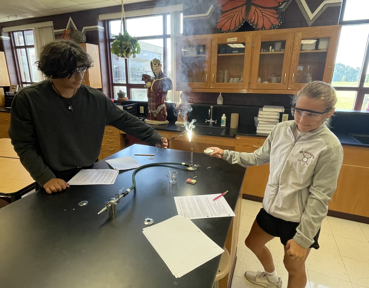 MrsMurphyRBCHS's tweet photo. What’s Chemistry without some fire? This week students are making predictions and carrying out experiments to determine the signs of a chemical reaction. #RBCHS #RBscience #rocketscience #scienceandengineeringpractices #NGSS https://t.co/s8lzcvpGkn