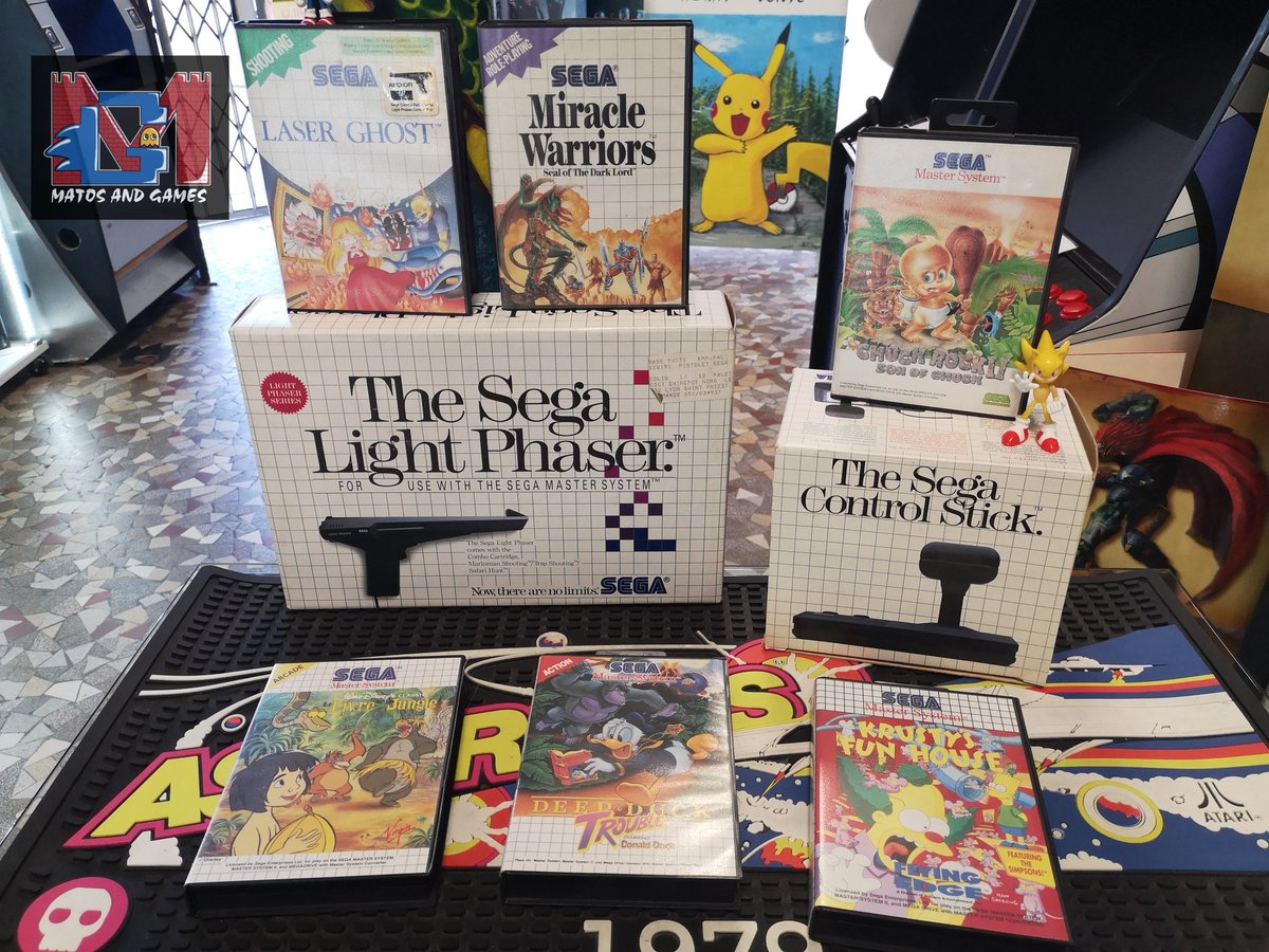 MatosandGames's tweet photo. Encore quelques nouveautés sympa dans ce matos Sega Master System 😎
#retrogaming #sega #mastersystem #segacestlavie #miraclewarriors #deepducktrouble #krustysfunhouse #chuckrock #laserghost #lelivredelajungle #lightphaser #controlstick #matosandgames https://t.co/MmycY83Pra