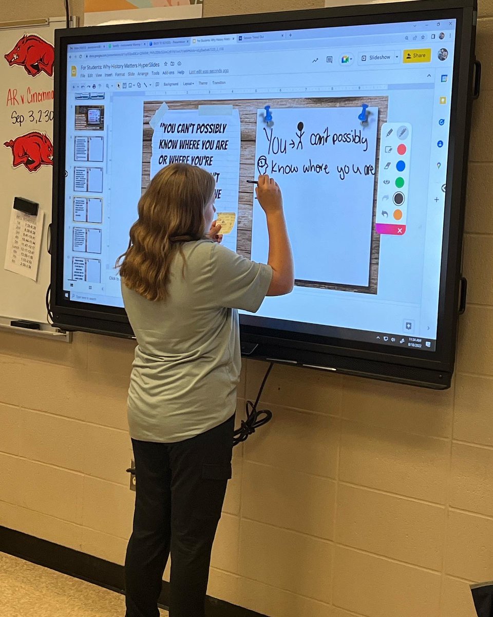BMSLionPride's tweet photo. Mrs. Harris and her 8th grade Social Studies students trying their hand at sketch notes! #bmshasGRIT https://t.co/zv9LizS0XZ