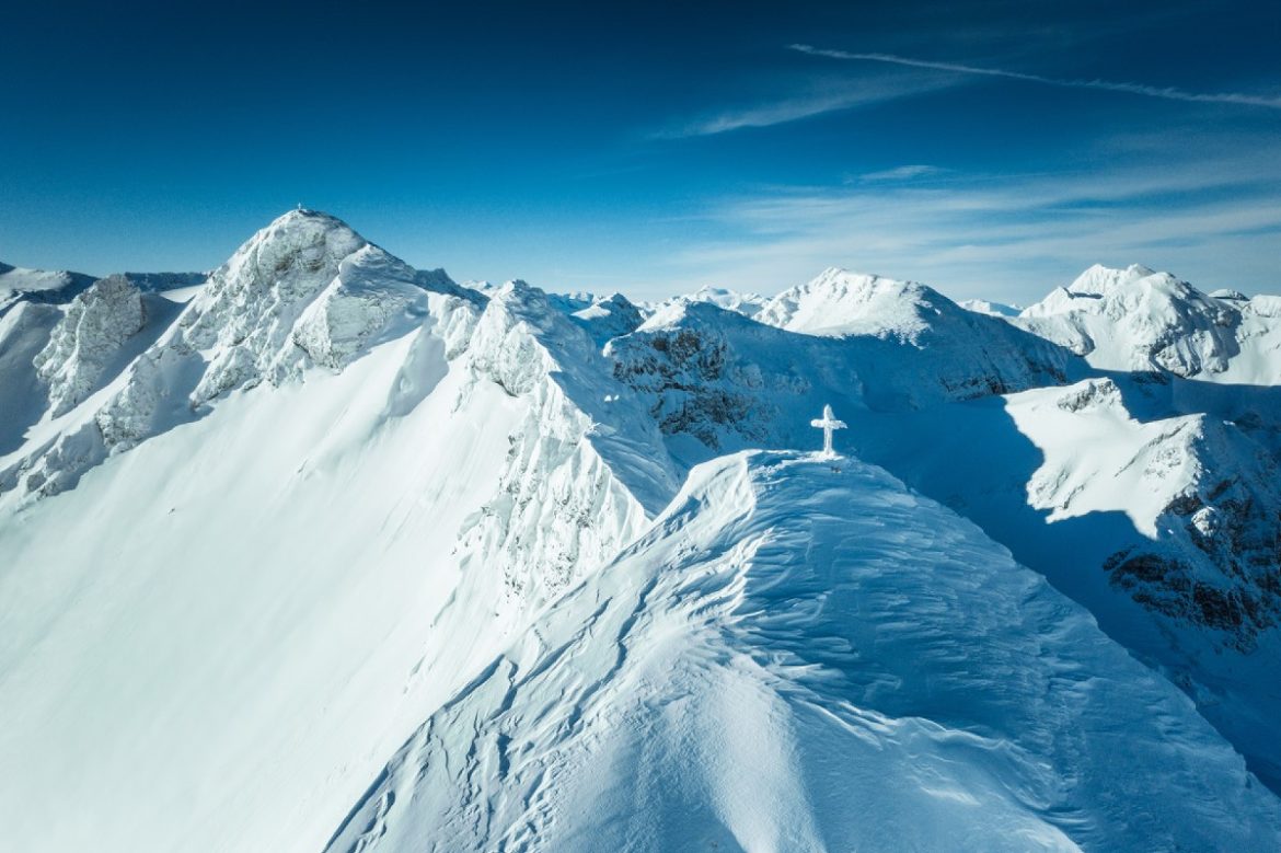 TheBespokeBook's tweet photo. Winter editor @Adam_Attew heads to @obertauern, a snow sure ski resort in the @salzburgerland region that is truly in a class of its own.

https://t.co/FWNGdwFdq3

#alps #austria #eco #salzburgerland #ski #snow @MediaContacts #snowboard #winter #skiseason #skiing https://t.co/0BKzqDu2pN