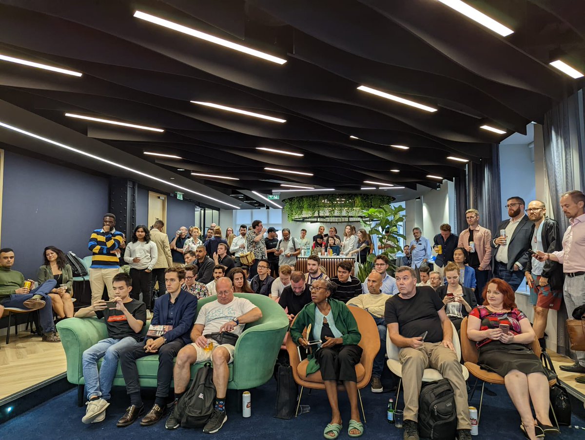 CryptoMondaysUK's tweet photo. What a great evening we had last Monday hosting our monthly event at the beautiful Argentex! 😍We had @ogiberstein of @CoinRuleHQ, @_evalawrence of Arcane Crypto &amp; Diego Clerk of @binance take the stage, where our panel of experts discussed how to trade in a bear market📉
#Crypto https://t.co/Uq0WBgERHp