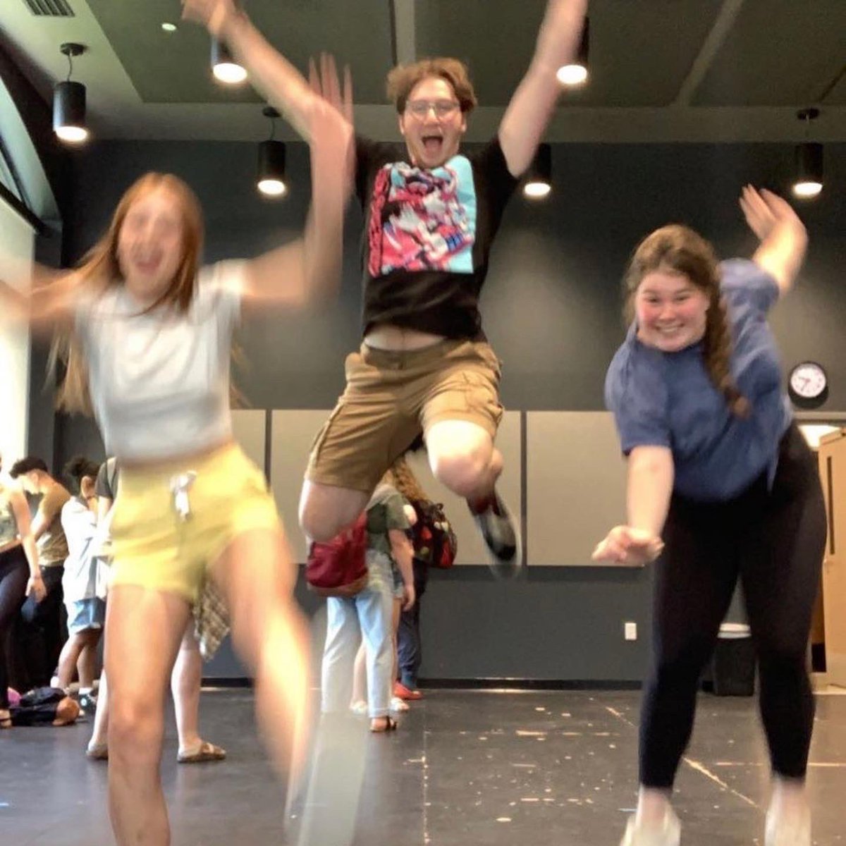 physgraffitimu's tweet photo. Get up! WONDERLAND auditions are tonight! https://t.co/jh2r3coYSV