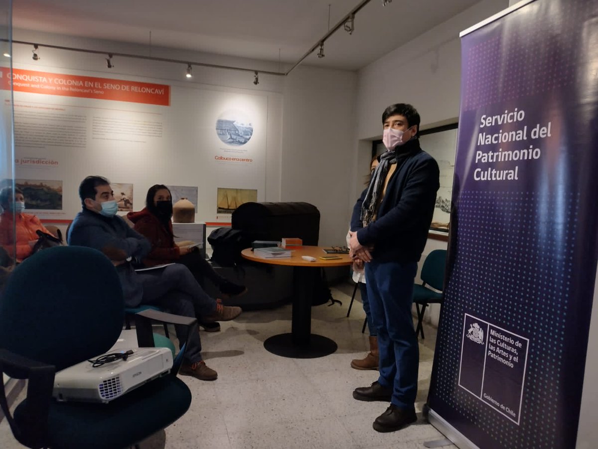 patrimonio_cl's tweet photo. 📢En el Museo Histórico de Puerto Montt se presentó la publicación “Un tramo del Camino Real y un paisaje en el Sur de Chile”, financiado por el Servicio Nacional del Patrimonio Cultural a través del Fondo del Patrimonio. La publicación está disponible en:
https://t.co/1ktpJqH636 https://t.co/C3WN6TNsTZ