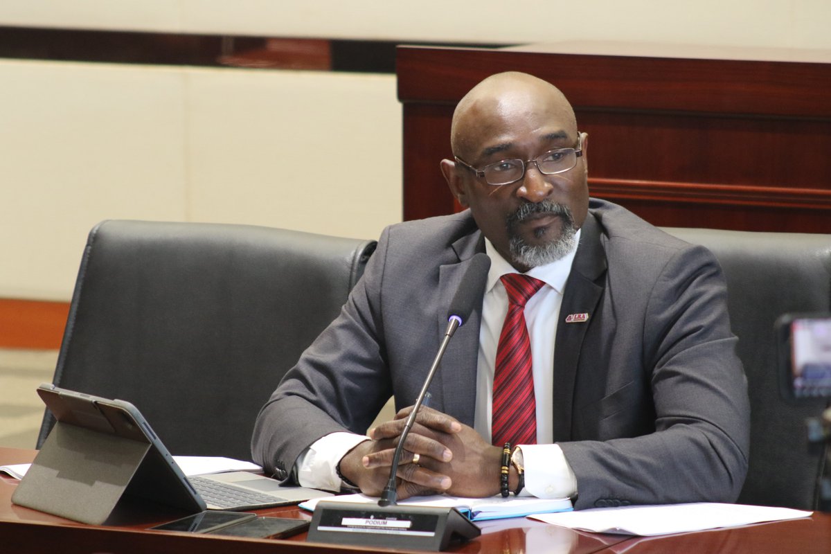liberia_revenue's tweet photo. "Liberia Can Hit Billions in Revenue - LRA CG Thomas Doe Nah."
#MovingToBillions l #PayTaxesWeAllEnjoy https://t.co/oD0BJHhron