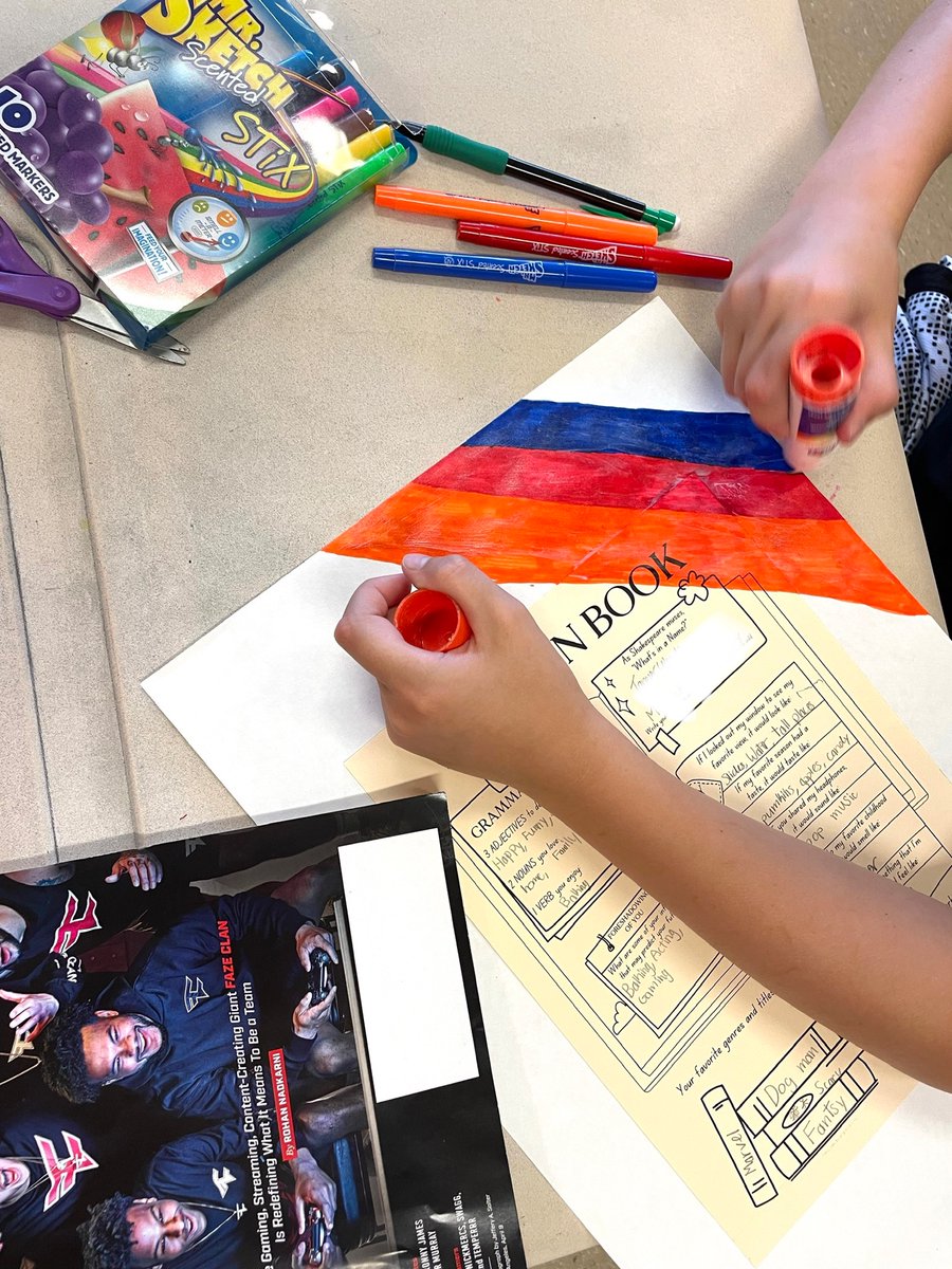 CMSMrsWright's tweet photo. Spartans are off to a creative and colorful start in Language Arts! 📚
@WEARECMS25 https://t.co/oGLmtQmO4G