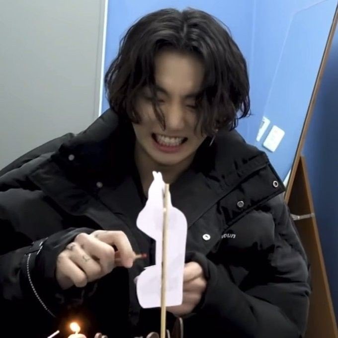 jiminsbbsjk's tweet photo. в честь дня рождения🤲🏻💓

гуги злится на еду потому что она вкусная ; a thread https://t.co/F648LCufuV