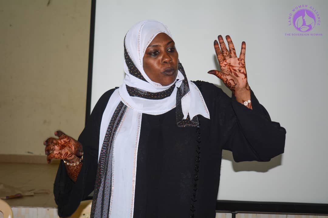 Lamuwomenallia1's tweet photo. Lamu Women Alliance conducted a climate justice forum in the Women for Climate Justice VCA project funded by @amwaafrika implemented by @Lamuwomenallia1.The training targeted women at Matondoni. #ClimateCrisis #ClimateAction #ClimateJustice #climatechange #climate #HumanRights https://t.co/JKG171l9k7