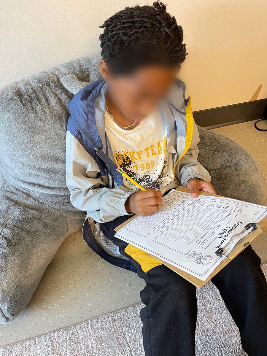 MissFrango's tweet photo. Math stations are up &amp; running! 🤩Mathematicians are working on creating their own frayer model, practicing fluency on dreambox, playing addition top it, &amp; working ind. on expanded form! @LeaphartElem #ThisIsLeaphart #MathmaticiansAtWork @LexRich5Schools https://t.co/011o5fumwa