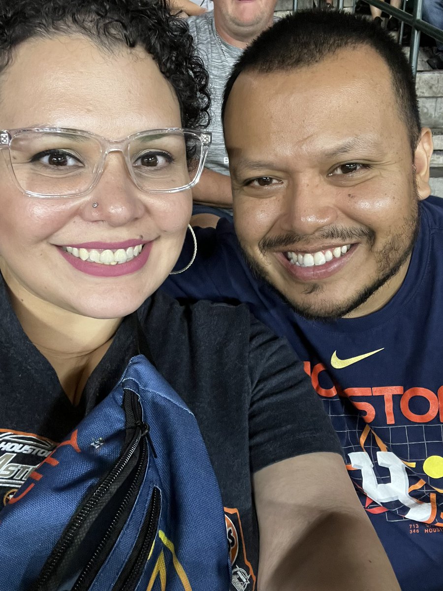 NessTX16's tweet photo. Happy anniversary @sur_ge_o https://t.co/YUVBuXU7I0