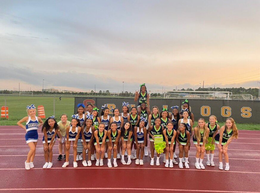 WLMS_Cheer's tweet photo. We loved getting to cheer with the @AMSCheerTeam this week! It’s been an awesome week for WLMS Football! Go Wolves! 🐺 💚 @HumbleISD_WLMS @WLboysathletics @HumbleISD_Ath https://t.co/jMeNGDtn6W