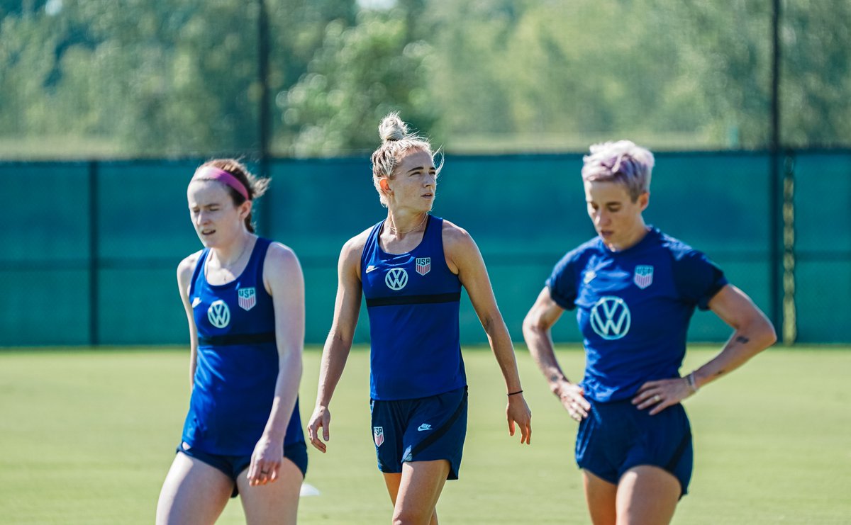 thekccurrent's tweet photo. KC looks good on you @USWNT 🤩 https://t.co/ZtrROCvRob