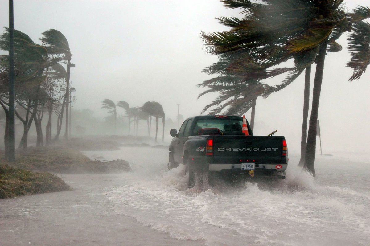 PinnacleCare's tweet photo. The increasing numbers of natural disasters make it more important than ever for people living with chronic conditions to get medically prepared. Here's how to get started.   https://t.co/iw8LEmVtxY #naturaldisasters #healthcare https://t.co/SoJ2vYMvRP