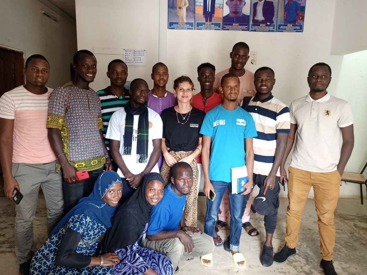 jogjef's tweet photo. [#Jefimpact// formation à la création d’entreprise]

🔐Clap de fin des 6 mois de formation de nos incubés de la 2ème promotion du programme #Jefimpact. Pour cette 2eme cohorte, 12 jeunes porteurs de projets à impact social et environnemental ont bénéficié des formations... 1/3 https://t.co/3gCMUiCoYW