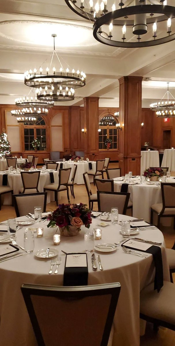 HotelSaranac's tweet photo. Is it too early to post about #ChristmasWeddings? 🎄 https://t.co/Vx9KSy2LjZ