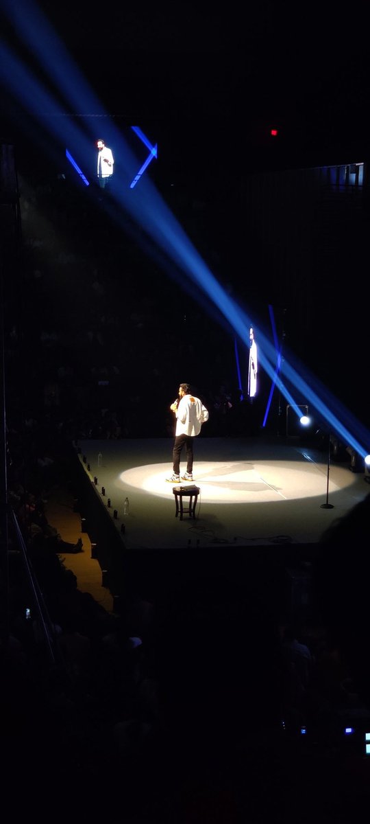 MollyMehrotra's tweet photo. This should actually be the one last show @be_a_bassi @bookmyshow_sup @orioleentertainment 
Waiting from 2.5 hours and still can't hear anything because of bad sound system. #beabassi #bassi #bookmyshow #delhi #standupcomedy https://t.co/hNea8L5j4x