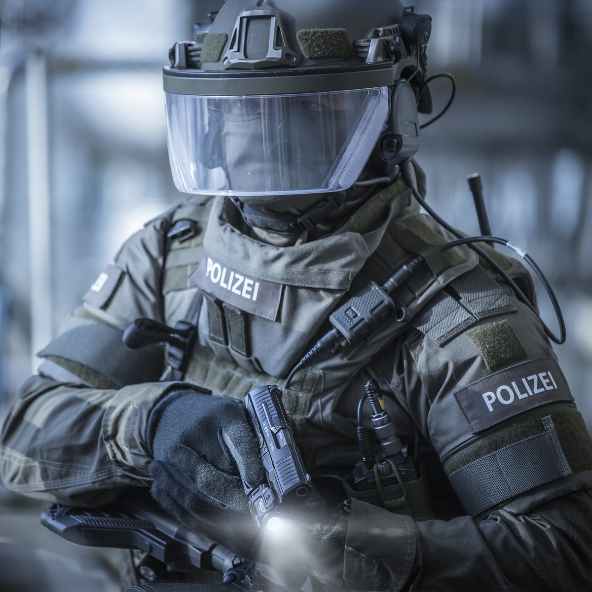 StreamlightDE's tweet photo. Neu 2022: Das neue Lasermodell der TLR-6 Leuchte.
🔴Integrierter roter Ziellaser
🗜️Passt auf subkompakte Handfeuerwaffen
🔦100 Lumen und 2.000 Candela über eine Reichweite von 89 Metern
6,35 cm lang und 31,75 g leicht.
Mehr erfahren: https://t.co/8CXrdkhpmB
#tlr6 https://t.co/V0t4VW53fJ