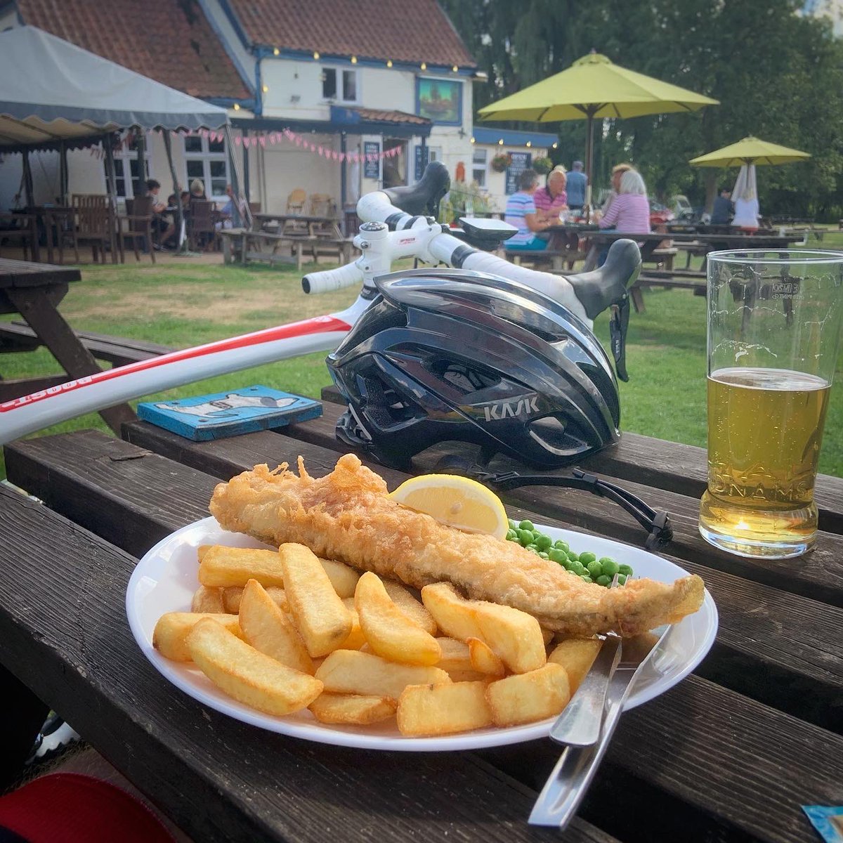 Big_Jim_Norwich's tweet photo. Ate way too much on todayโs spin but a least most of the ride back was downhill with a tailwind thankfully especially with the food baby I was carrying. #cyclinglife #Surlingham #NorfolkBoards https://t.co/VtmI2ZNI8V