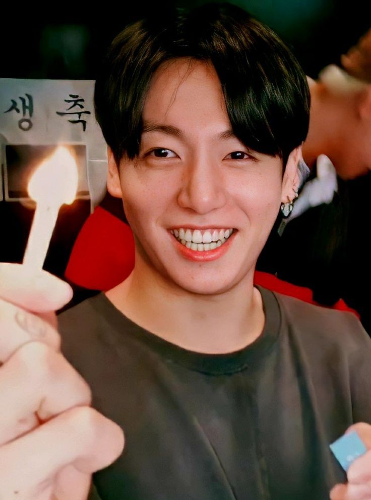 UynKim17's tweet photo. @bts_bighit Happy Birthday Jeon Kookie 🎂🐰💗 https://t.co/JnHCBm5N0c