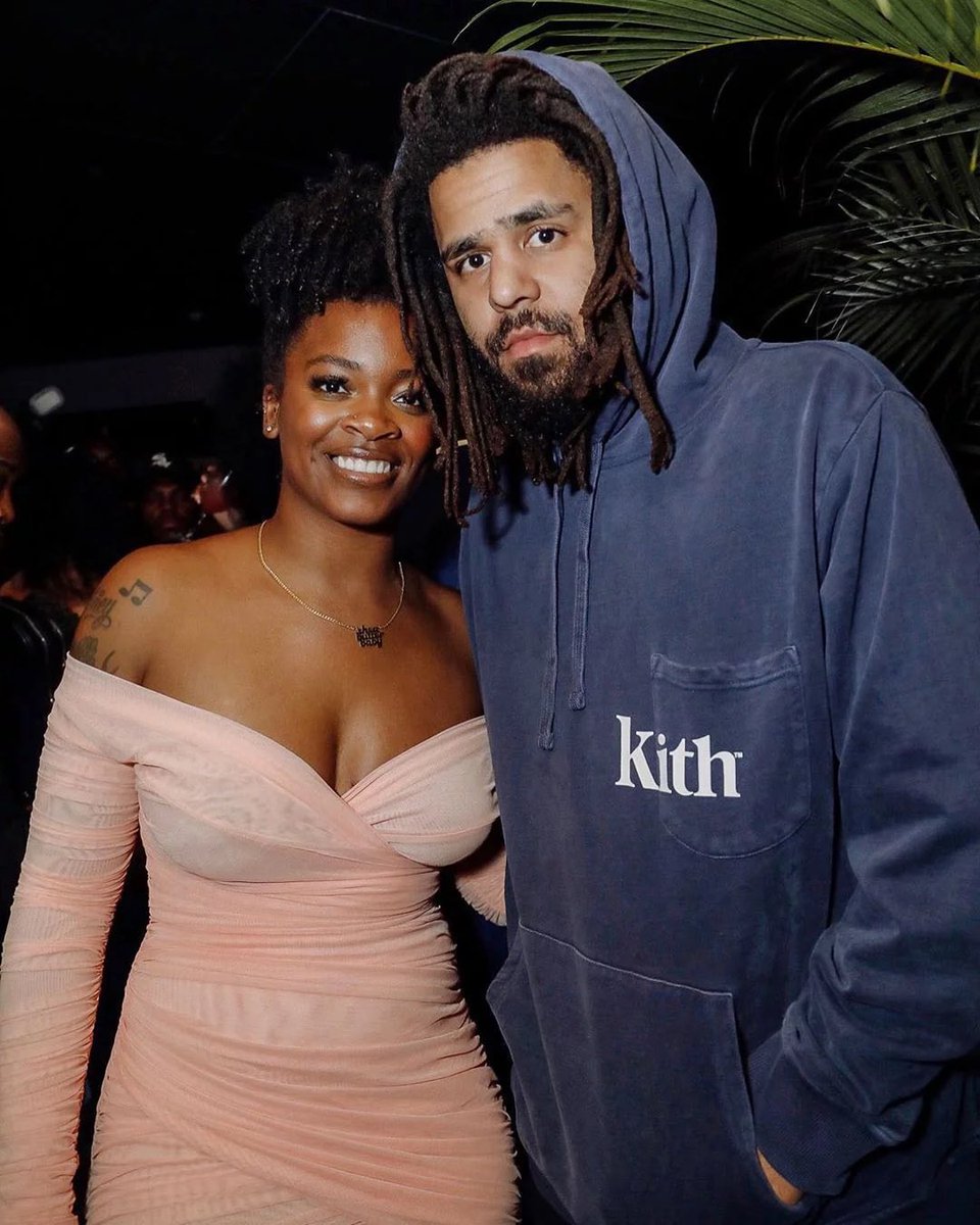 new_branches's tweet photo. J Cole asked Ari Lennox what her new album means and this is what she said, https://t.co/LhTgdbH7oJ