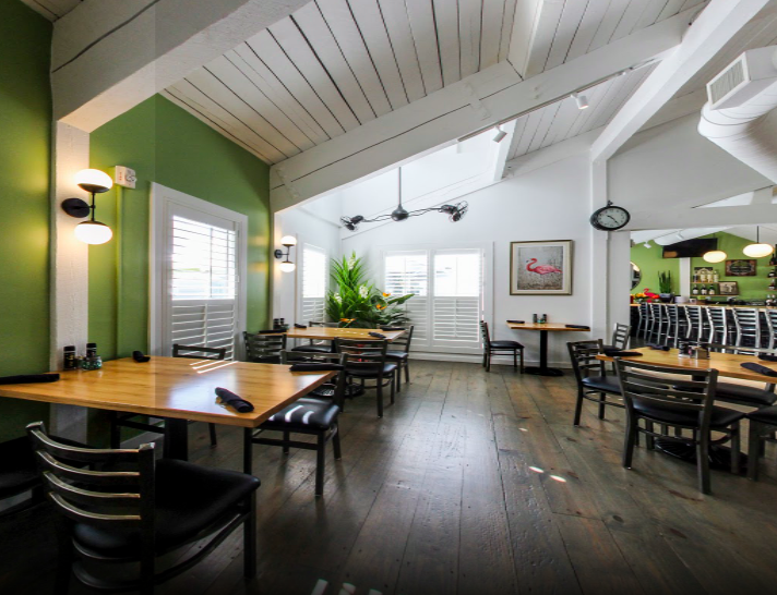 T2Traders's tweet photo. Grab a seat and a bite to eat. 

#sanibeldining #T2 #traders2 https://t.co/JQxoRvW2g7