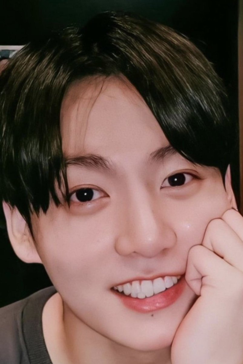 jamkhurtz's tweet photo. Happiest bday Jungkook🎂💜#JUNGKOOKDAY #Jungkook https://t.co/uTUmNW9ieo