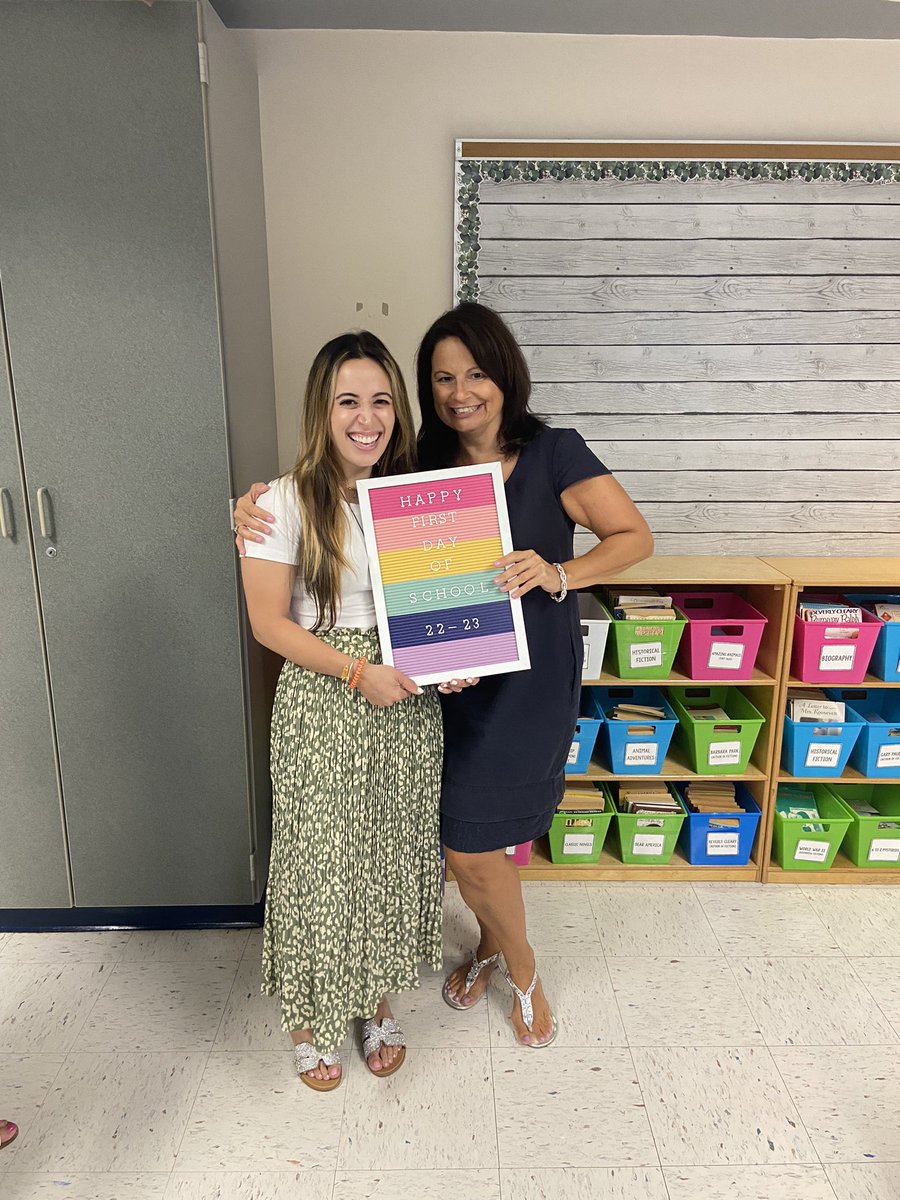abarbosa_91's tweet photo. Greene School’s Grade 4 Math team is ready to tackle the year💚🐊 https://t.co/ZOXKLJu3CJ
