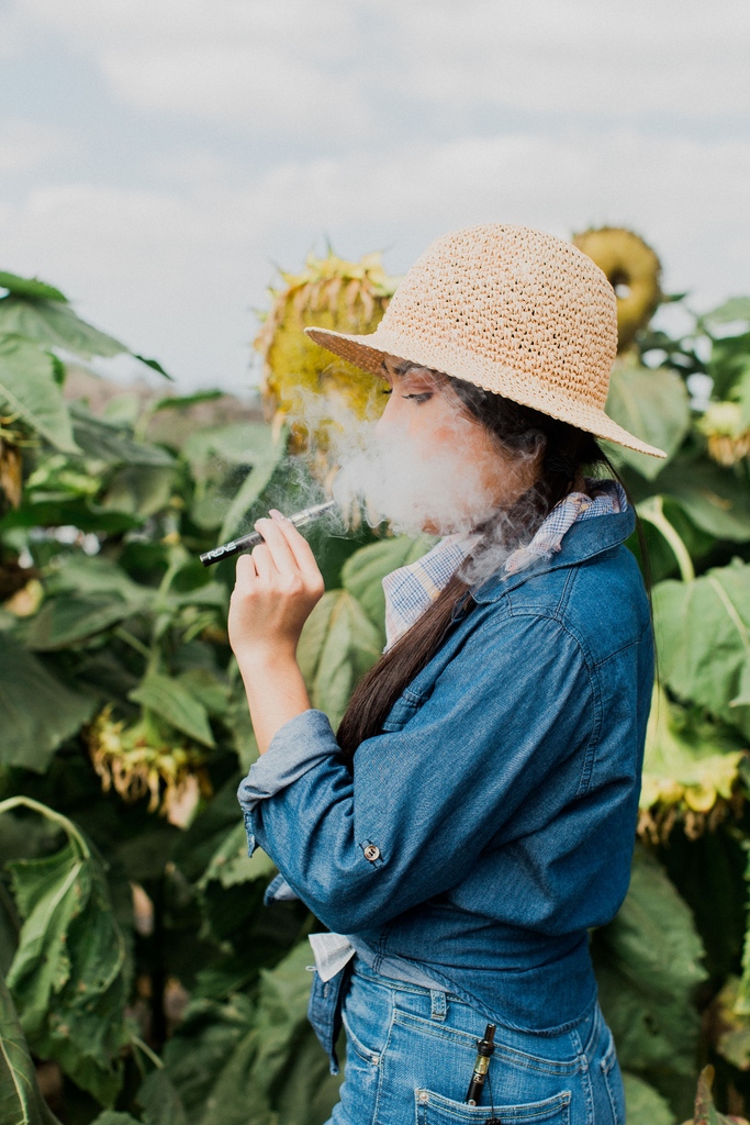 Join us all ay for Rove: Buy a 1g cart, get 2 .5g carts for $1 each ✨OR✨ Buy 2 disposables or 2 .5g carts, get 2 .5g carts for $1(+tax, while supplies last). Cannot combine specials/deals. Available In-Store Only.🌻🌻🌻 bit.ly/3tsq62r 
<a href="/WhereDoYouRove/">Rove Brand</a>