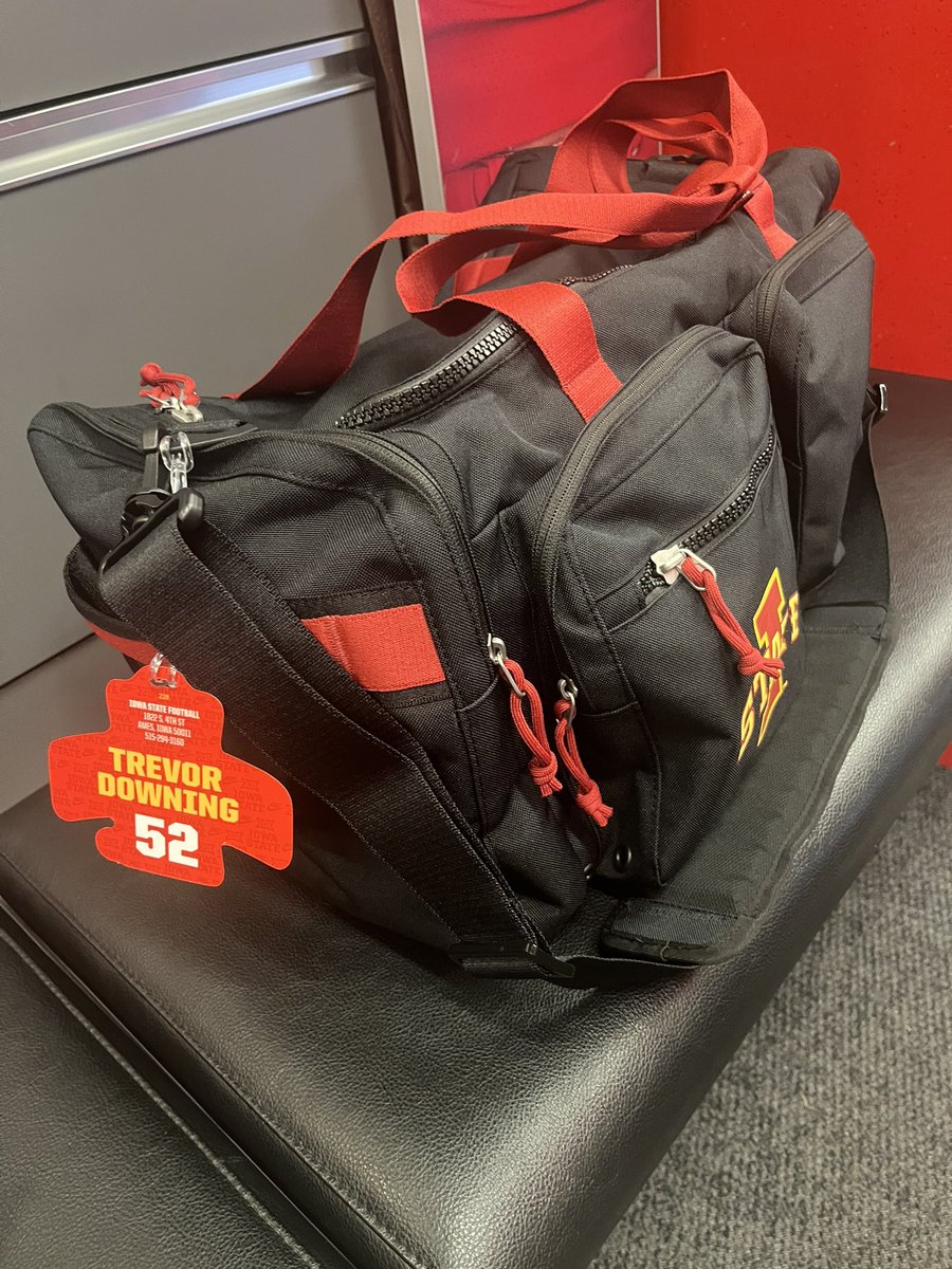 CycloneEQUIP's tweet photo. 🚨TRAVEL GEAR DAY🚨

🌪🏈🔥👀 https://t.co/oaxMnRVhKk