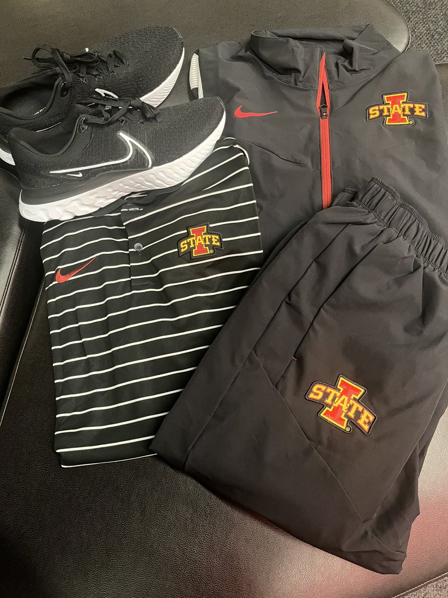CycloneEQUIP's tweet photo. 🚨TRAVEL GEAR DAY🚨

🌪🏈🔥👀 https://t.co/oaxMnRVhKk