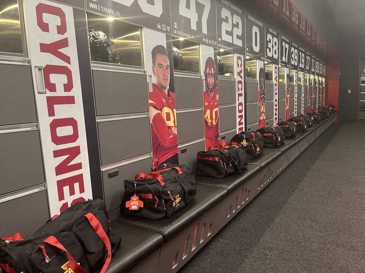 CycloneEQUIP's tweet photo. 🚨TRAVEL GEAR DAY🚨

🌪🏈🔥👀 https://t.co/oaxMnRVhKk