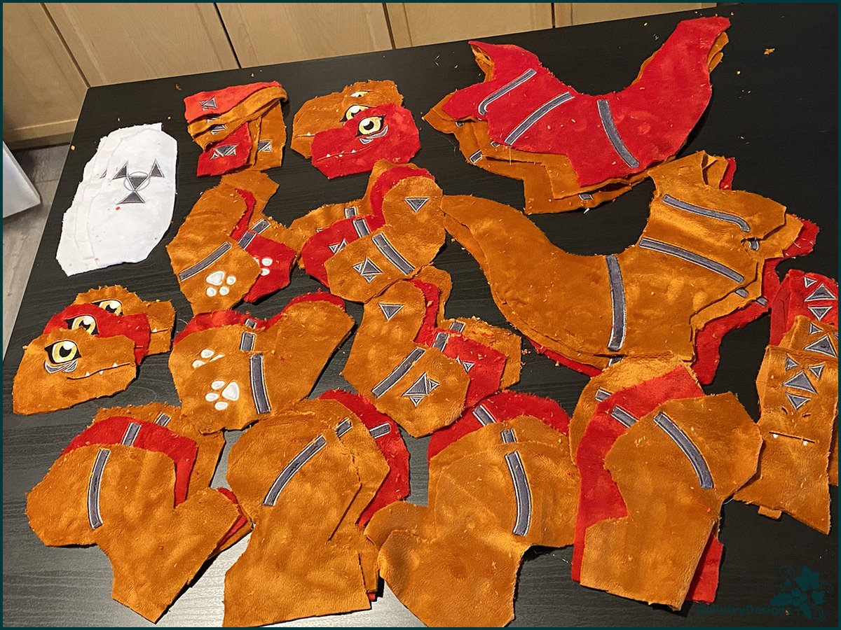 HollyIvyDesigns's tweet photo. #WIPwednesday A plethora of Guilmon in progress!

#WIP #plush #plushie #sewing #crafts #art #handmade https://t.co/4HCgkt2ilH