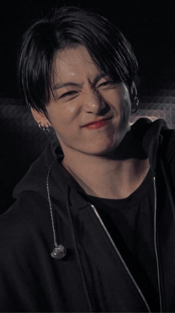 artsjoon_'s tweet photo. Auguri ad una delle persone più belle che conosca, ti auguro di brillare ogni istante della tua vita e di essere sempre felice. Grazie per ogni cosa❤️ ti sarò sempre grata jungkook, ti amo immensamente 
#HappyBirthdayJungkook https://t.co/qJ6jXr0rpK