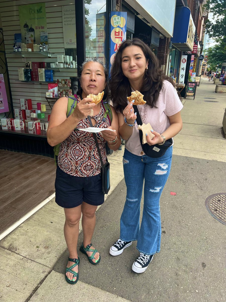 TashaAaron3's tweet photo. Korean Town in Toronto 🙌🥰🇨🇦 #koreantown #toronto #canada #Ontario #traveling #roadtrip #adventure https://t.co/3oCNQcKxfo