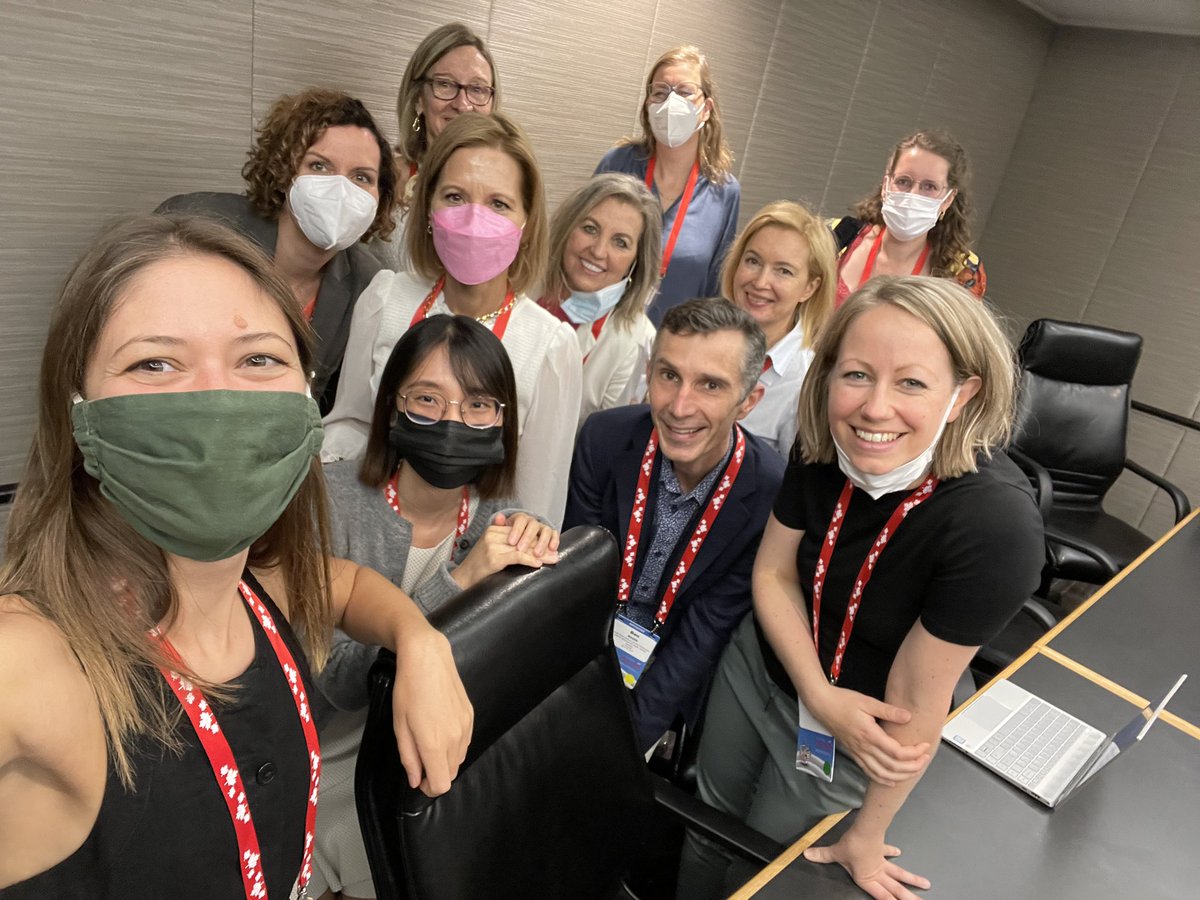 It’s a bright future for fear of cancer recurrence research! Thanks to those who came to our <a href="/FORWARDS_SIG/">FORwards research</a> AGM #IPOS2022 ⭐️
<a href="/cancer_K2A/">A/Prof Ben Smith @bensmithphd.bsky.social</a> <a href="/DrSophielebel/">Dr.SophieLebel 🇨🇦</a> <a href="/JoseCusters/">José Custers</a> <a href="/christinemaheu1/">Dr. Christine Maheu (she/her)</a> <a href="/Marijeliesbeth1/">Marije van der Lee</a>