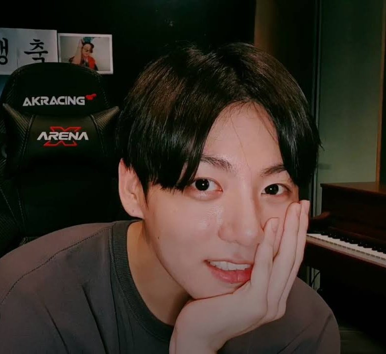 allyballyyybee's tweet photo. Happiest Birthday🥳🎉 to our Golden Star Jungkookie🐰, I will never get tired of supporting y'all, I love you so much birthday boy🫶🏻💜
 #HappyBirthdayJungkook
#OurPurpleLightJK
#BornAStarJungkook
#GoldenStarJKDAY
#JungkookDay
#HAPPYJKDAY
#생축_정국이생일_이올시다 
@BTS_twt https://t.co/N0S1PH69fO