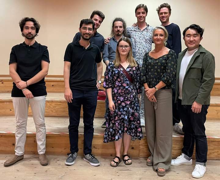 Complimenti agli 8 candidati che sono stati ammessi alla prova semifinale: Aram Khacheh, Boon Hua Lien, Cristian Spataru, Maurice Cohn, Nicolò Jacopo Suppa, Omer Shteinhart, Zofia Kiniorska, Toby Thatcher.  
Congratulazioni ai 16 candidati  selezionati fra i 154 iscritti!