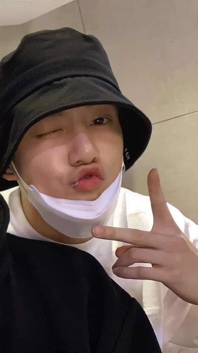 SuJK0613's tweet photo. 생축🎂💗🐰
#HAPPYJKDAY 
#전정국
#BTSJUNGKOOK 
#WithJKNightAndDay https://t.co/tvvCeKXKYr