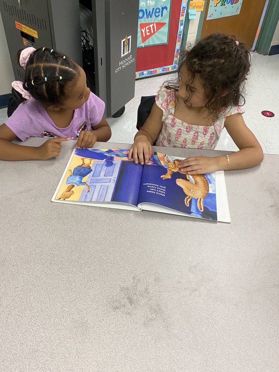MrsHardyGVESK's tweet photo. We’re partner reading today! ⁦@HooverSchools⁩ ⁦@GreenValleyElem⁩ https://t.co/3JgoZBMT3c