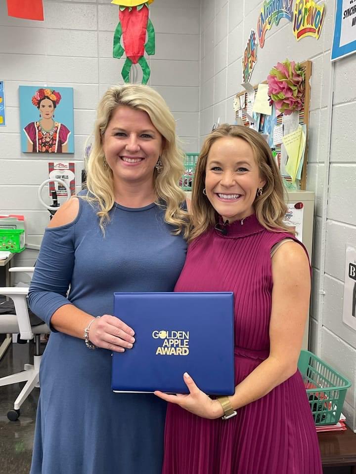 ASD_1Excellence's tweet photo. Congratulations to Mrs. Leah Willis
Palmetto High Spanish Teacher
Golden Apple Winner! #A1Excellence #ElevateA1 #Choosethe1 @mustangsstable https://t.co/q2UKCDLeZL