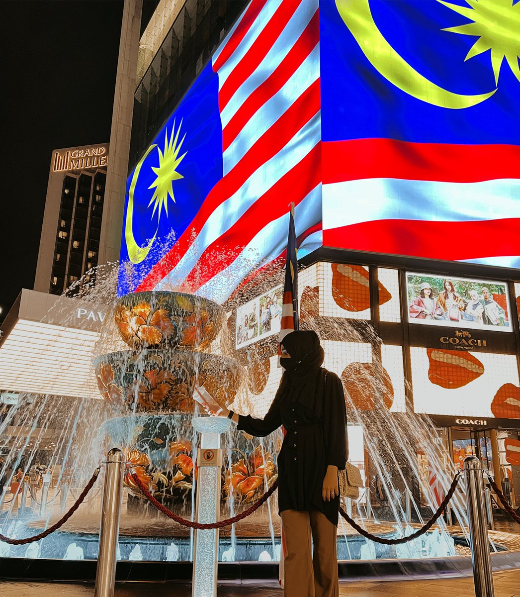 farrabebokhan's tweet photo. Selamat Hari Merdeka 
#malaysia 
#merdeka2022
#merdeka65

Happy Independence Day 🇲🇾🇲🇾🇲🇾 https://t.co/5xZFWCeJpT